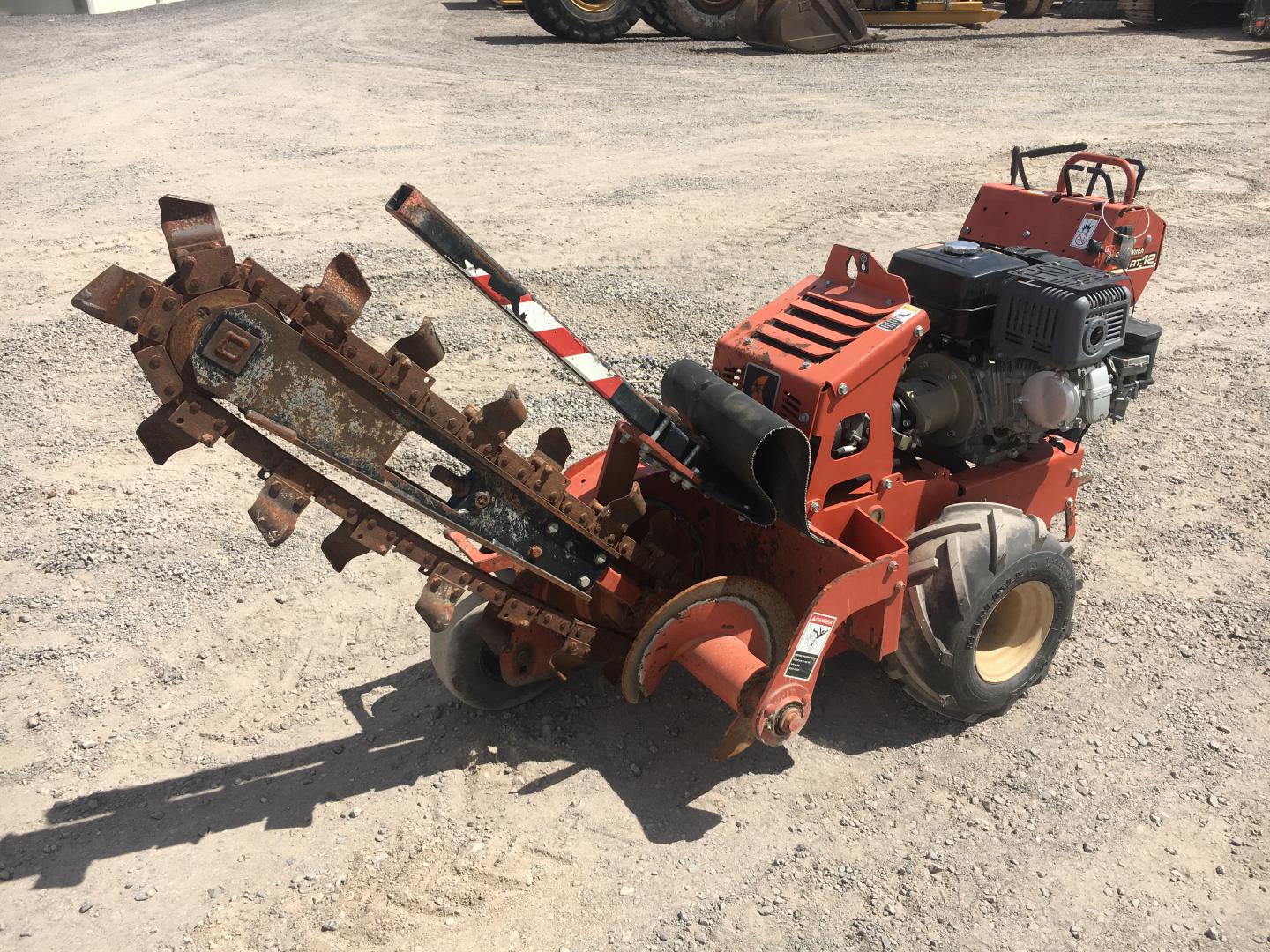 DITCH WITCH RT12